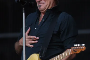 Glazbenim legendama isključili mikrofone na koncertu