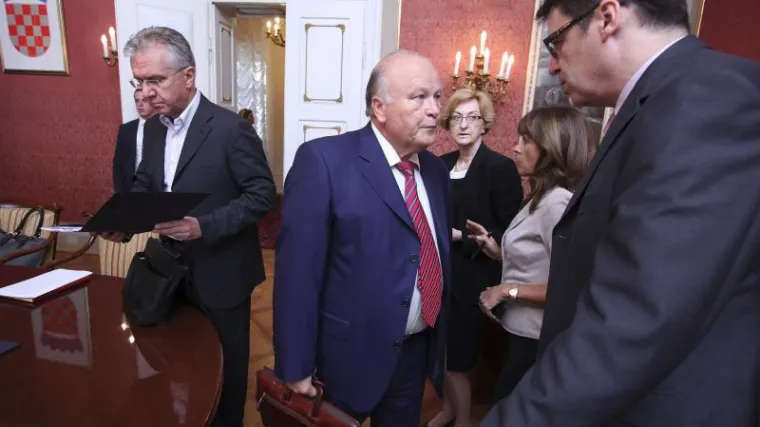 Vlada će poticati građane da 'cinkaju' neposlu&scaron;ne trgovce!