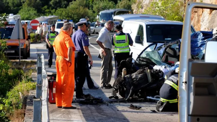 Zbog neoprezne vožnje izgubljena dva života