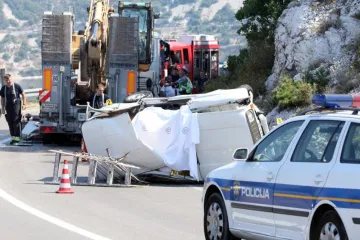 U sudaru poginula žena, teško ozlijeđeno dijete