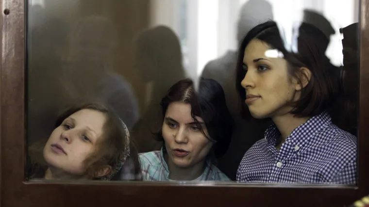 U pritvoru zlostavljali ruske pankerice