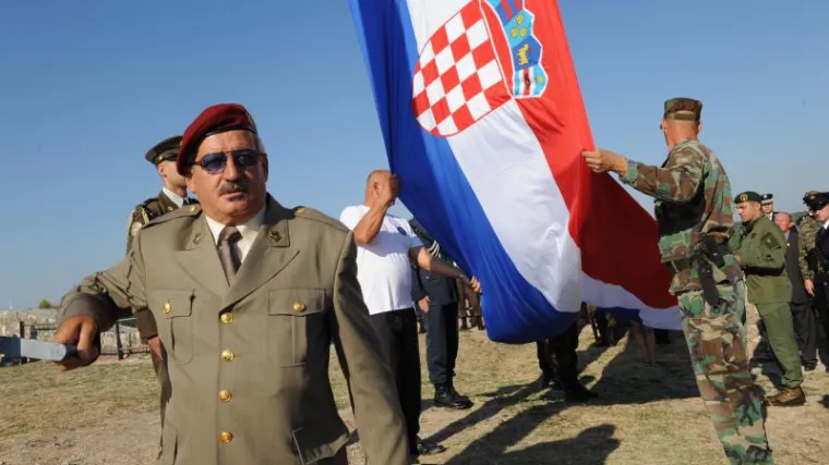 Dan pobjede: Zastava se vijori nad Kninom