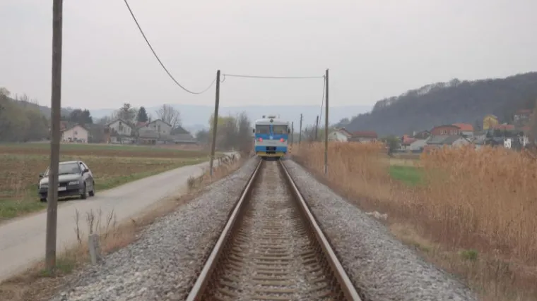 Na mladića naletio vlak, umro na licu mjesta