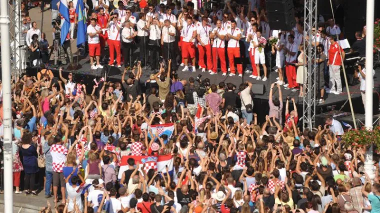 Hrvatska na Trgu pozdravila šampione!