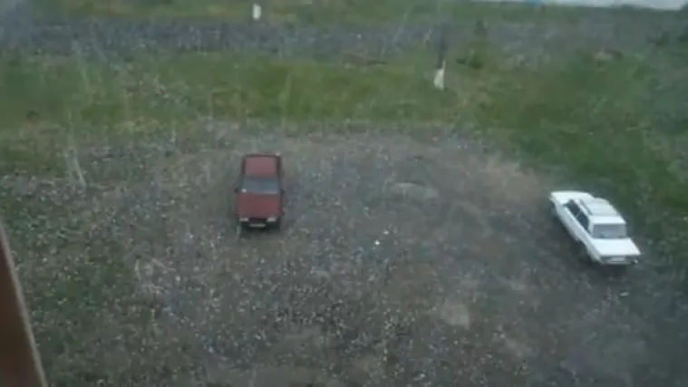 Komadi leda veličine jajeta ozlijedili 20 ljudi