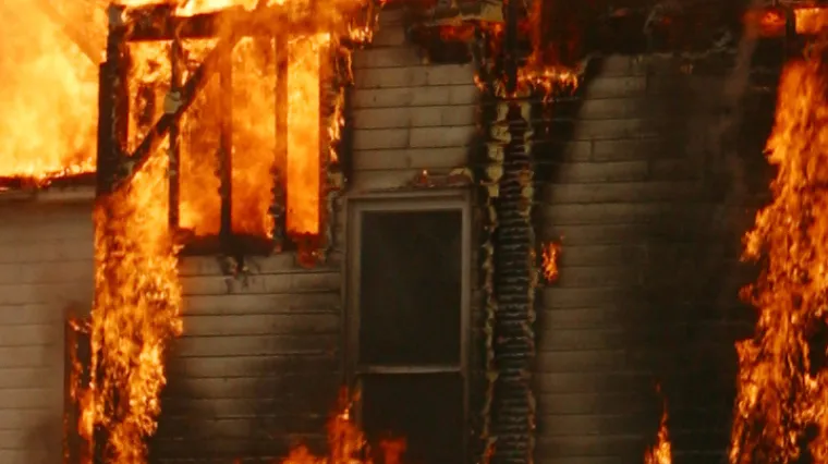 Munja izazvala požar u klubu, poginule četiri osobe