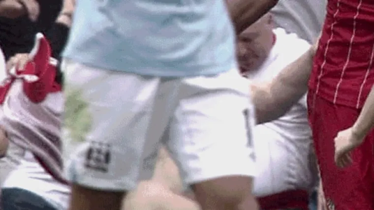 Toples na stadionu koji ne želite vidjeti