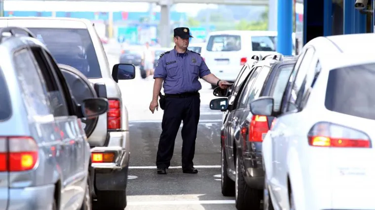 Supružnici iz Ivanić Grada krijumčariili osmero ljudi