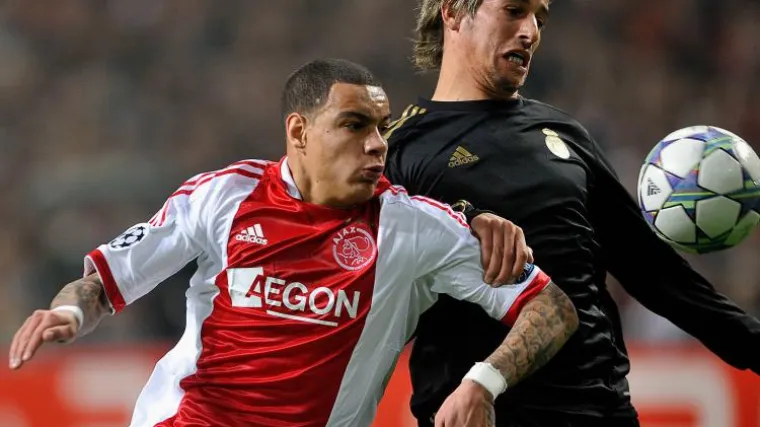 PSG i dalje trguje: Stigao Van der Wiel