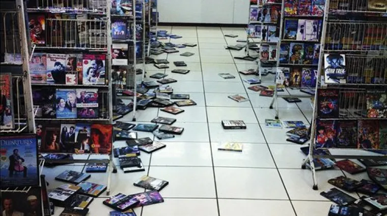 Dvije osobe poginule u snažnom potresu