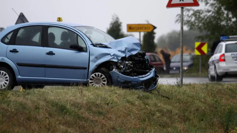 U sudaru poginuo mladić, dvoje djece te&scaron;ko ozlijeđeno