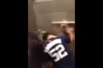 Žestoko se poseksali u WC-u stadiona