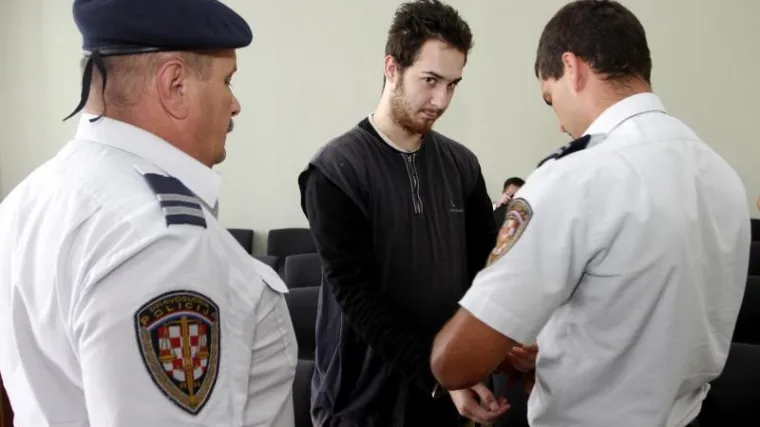 Mladi Osječanin maltretirao obitelj i ubio djeda