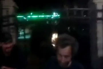 Vatrena frizura: Ovo nemojte pokušavati kod kuće!