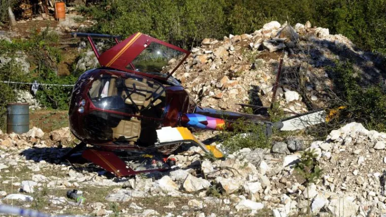 Helikopter s tambura&scaron;ima prisilno sletio kraj autoceste