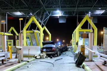 Automobilom se zabio u naplatnu kućicu