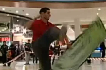 Naizgled bezvezna strelica donosi im 'brdo love'!