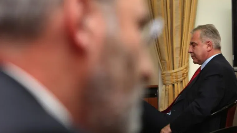 Pogledajte žestok napad na Bajića u Saboru