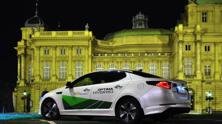 Vozili smo Kijinu hibridnu limuzinu