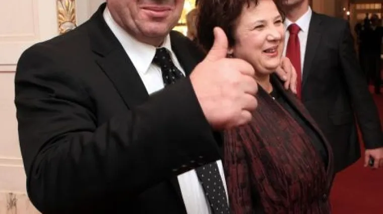 Građani nemoćni, Vlada stvara najzaštićeniju kastu u državi!