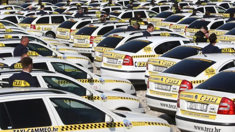 Oružani prepad u Zagrebu: Taksistu prislonio pištolj na glavu!