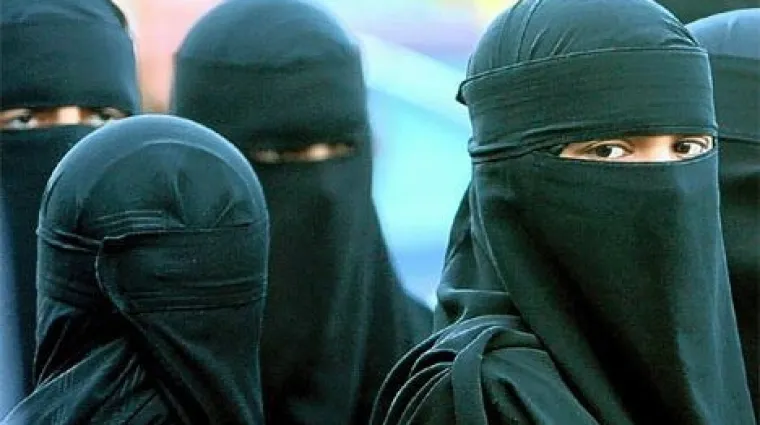 Roditelji ubili kćer jer je gledala mladiće