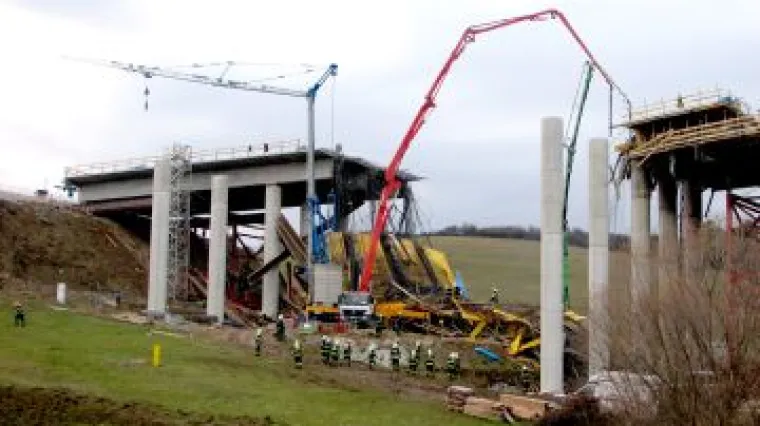 Troje mrtvih u ru&scaron;enju mosta