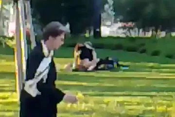 Poseksali se usred parka kao da sutra ne postoji