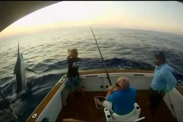 Iscrpljujuća borba ribiča i morske grdosije