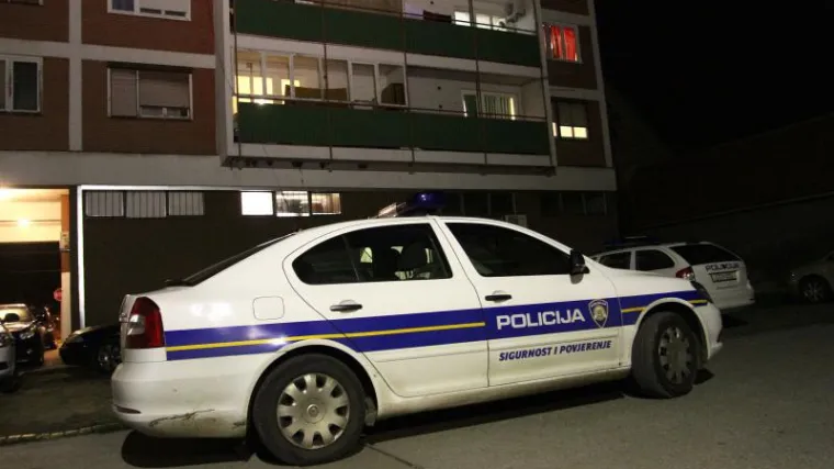 Horor u Osijeku: Nožem usmrtio majku dvoje djece!
