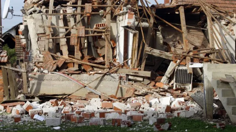 Mu&scaron;karac te&scaron;ko ozlijeđen u eksploziji vlastite kuće