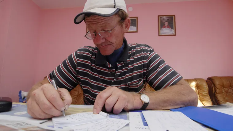 Nijemi i bolesni otac želi sinu pružiti toplinu doma