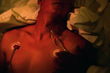 U penisu mu raste tajanstveno biće veličine palca!