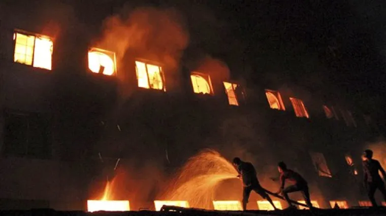 Požar progutao 120 osoba