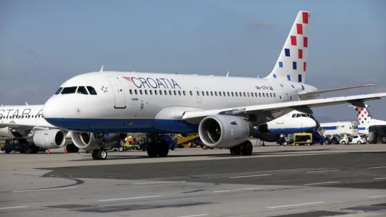 Avion prisilno sletio u Dubrovnik jer ga je udario grom!