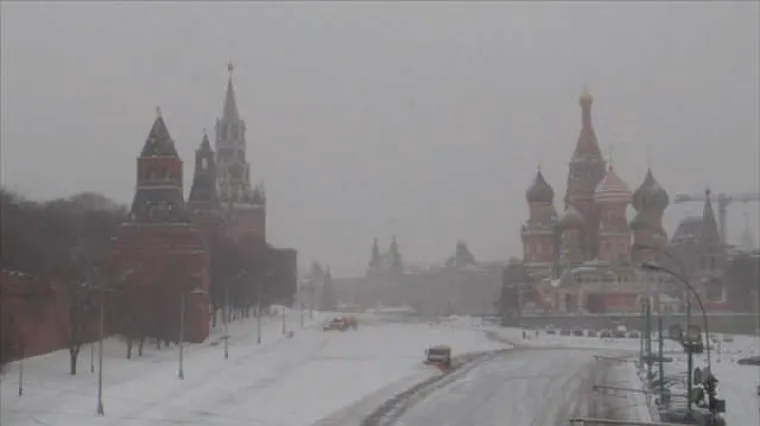 Moskva u kaosu, na grad pala rekordna količina snijega!