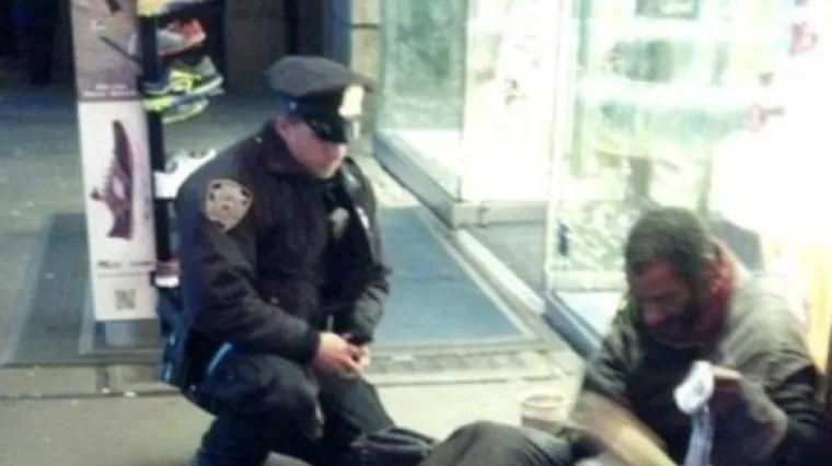 Beskućnik izuo cipele jer se boji za život