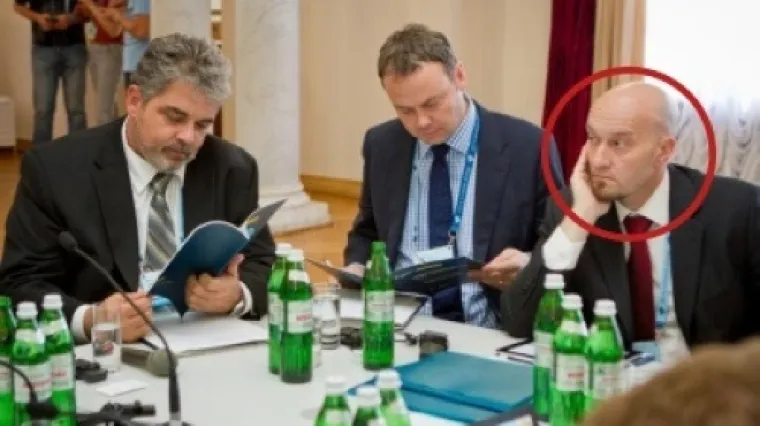 Nasamario vladu: Lažni investitor potpisao ugovor od milijardu eura!