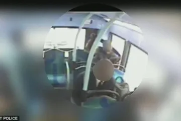 &Scaron;okantan prizor u busu: Poku&scaron;ao zadaviti suputnika &scaron;alom