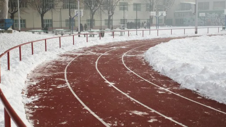 Bandić preko snijega pokazuje 'mi&scaron;iće' Milanoviću?