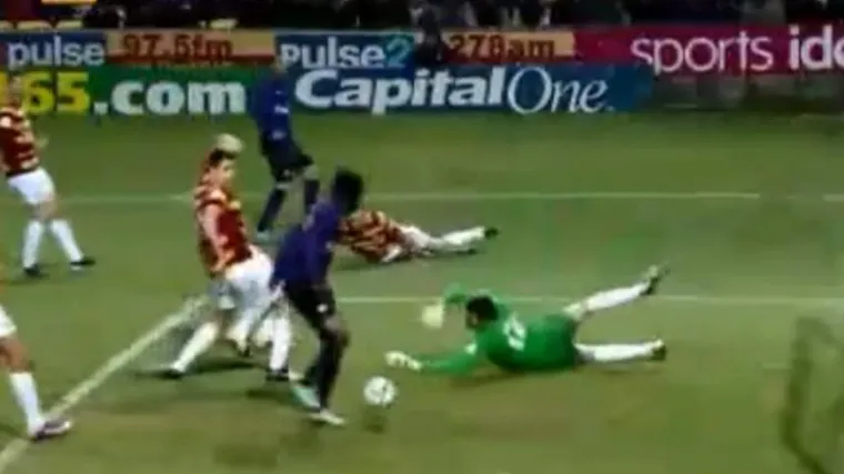 Zar je ovo moguće promašiti?!