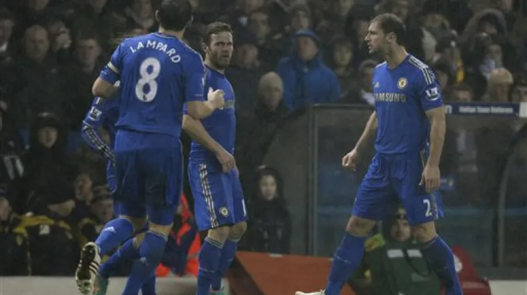 Chelsea petardom izbacio nemoćni Leeds