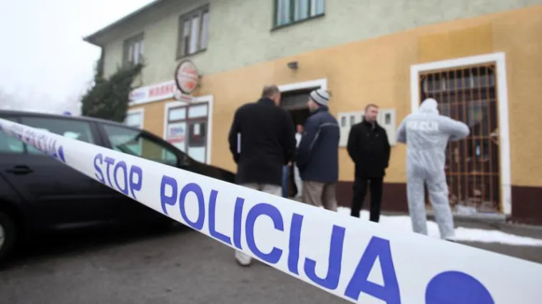 Muž ubio ženu, ranio punicu, pa presudio sebi!