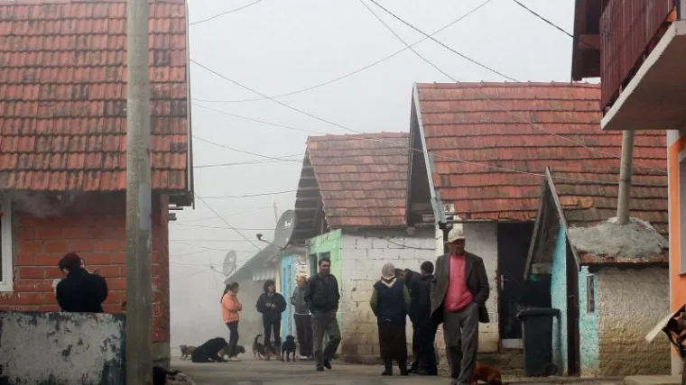 Mlađem bratu zabio sjekiru u glavu