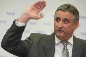 Karamarko se opet obrušio na Vladu