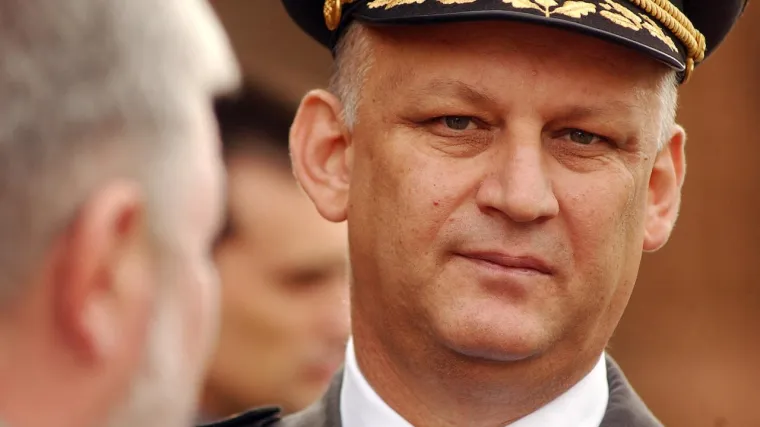 Za&scaron;to Rojs i desetak generala prima dvostruke mirovine?