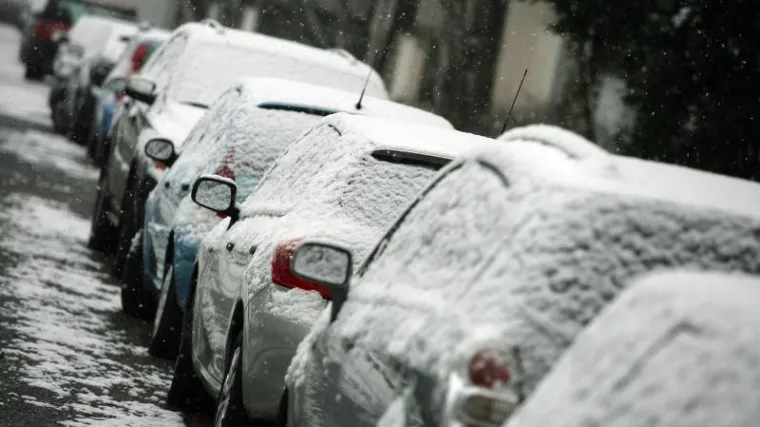 Snijeg opet zabijelio Hrvatsku, obavezna zimska oprema!
