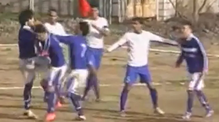 Kakvi biseri: Pogledajte tučnjavu dvojice suigrača!