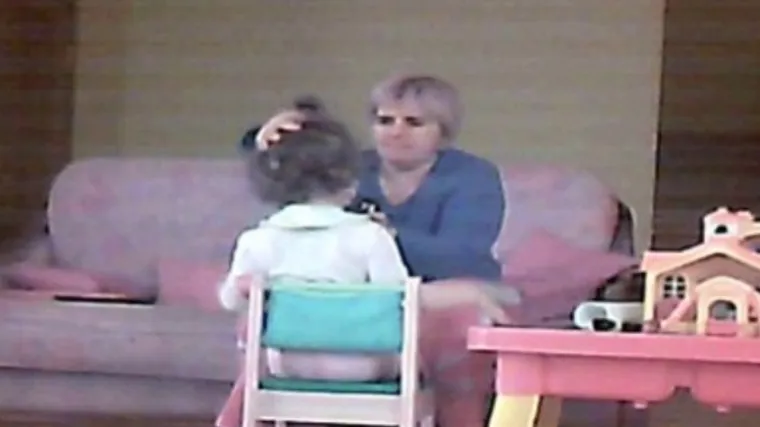 Skrivena kamera: Dadilja zlostavljala dvogodi&scaron;nju curicu