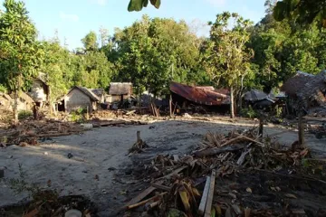 Dan nakon tsunamija pomoć stiže na kapaljku
